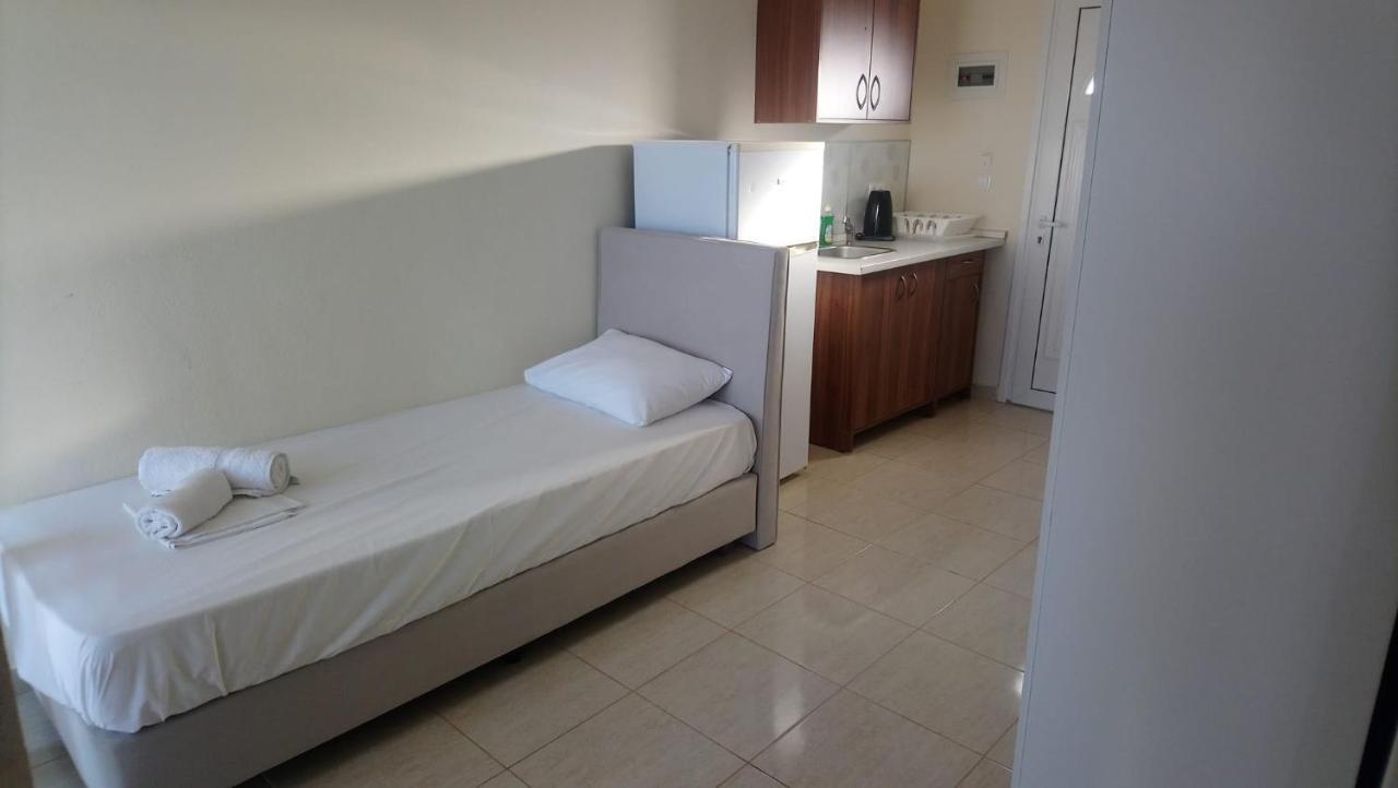 Vergina Pension Сарти Экстерьер фото